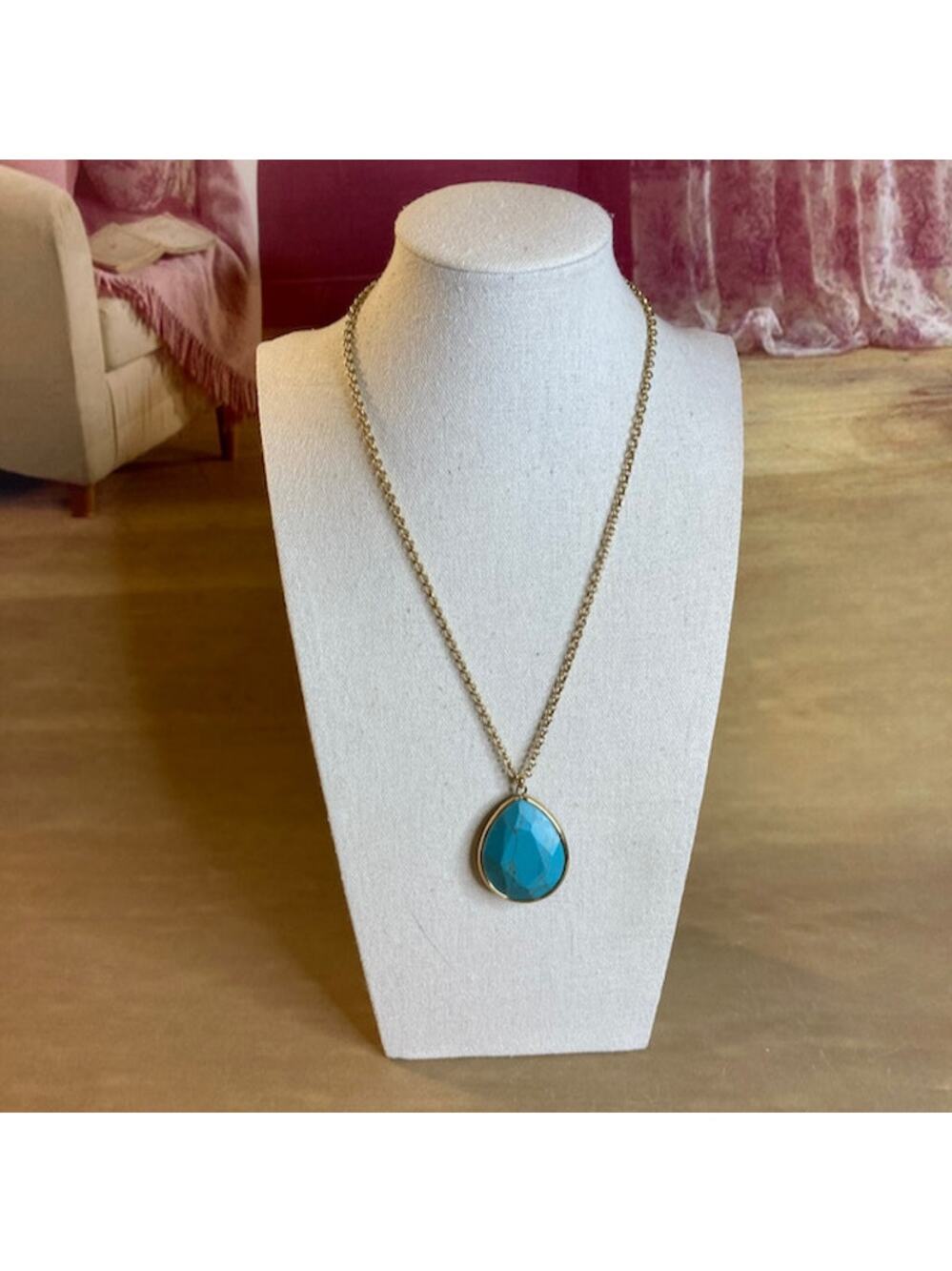 0070 Fossil Turquoise-Dyed Faceted Howlite Teardrop Pendant Necklace Gold Tone